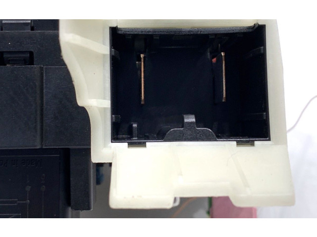 Ящик предохранителей (комплект) 5Q0937615C   Volkswagen Golf VII   