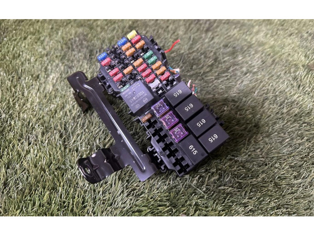   Pojistková skříňka 10282645   MG ZS 2023