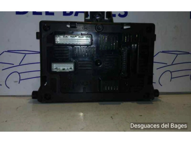 Блок предохранителей 8200652285   Renault Clio II    