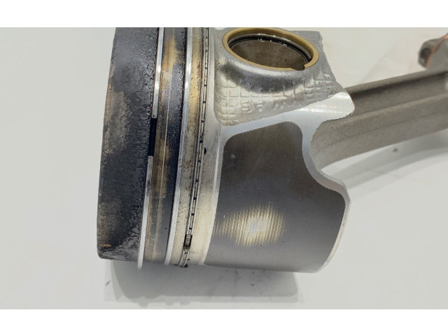  Поршень с шатуном  04LA  Skoda Kodiaq  