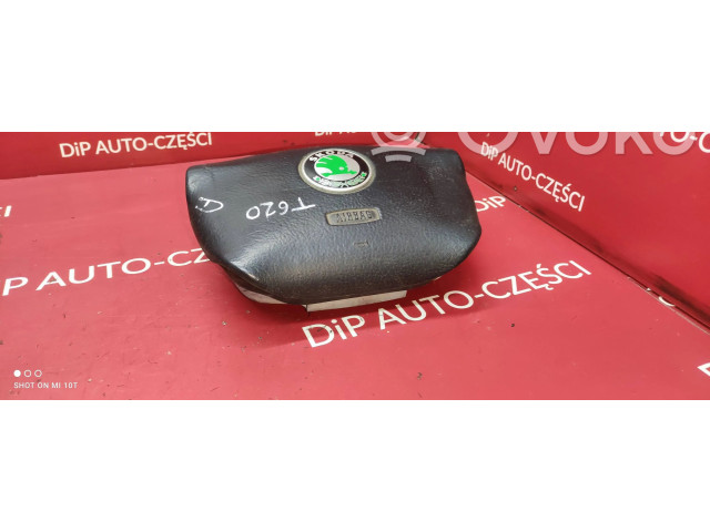 Подушка безопасности водителя 1V0880201   Skoda Octavia Mk1 (1U)