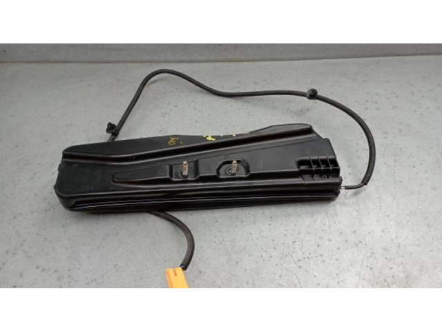 Подушка безопасности в сиденье 8A61B611D11AB Ford Fiesta