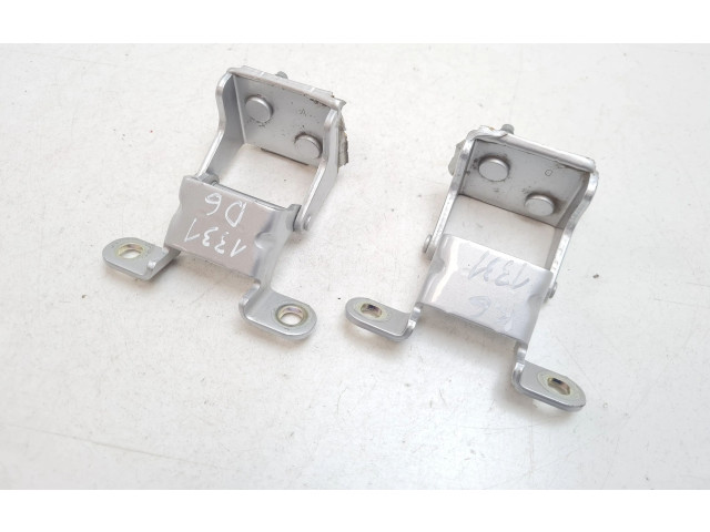 Комплект петлей багажника    Volvo XC90