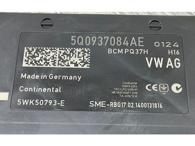 Блок комфорта 5Q0937084AE Skoda Octavia Mk3 (5E)