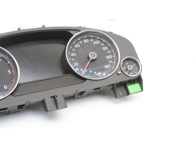 Přístrojová deska Volkswagen Touareg II 2011 7P6920981