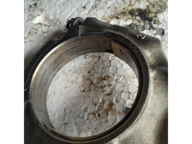 Píst 784323704, 120326181   BMW 7 F01 F02 F03 F04  pro benzínový motor 4.4  