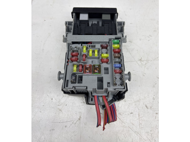 Pojistková skříňka 13222786 Opel Zafira C 2014