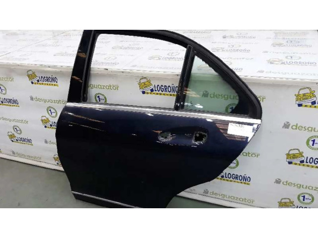 Задняя дверь