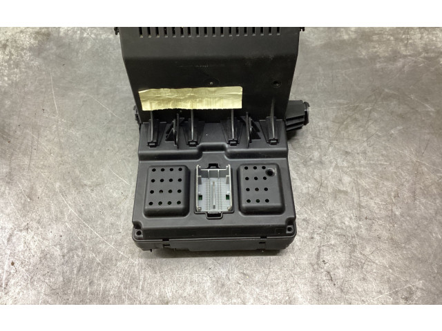 Блок предохранителей 30795114, 28073267   Volvo V70    