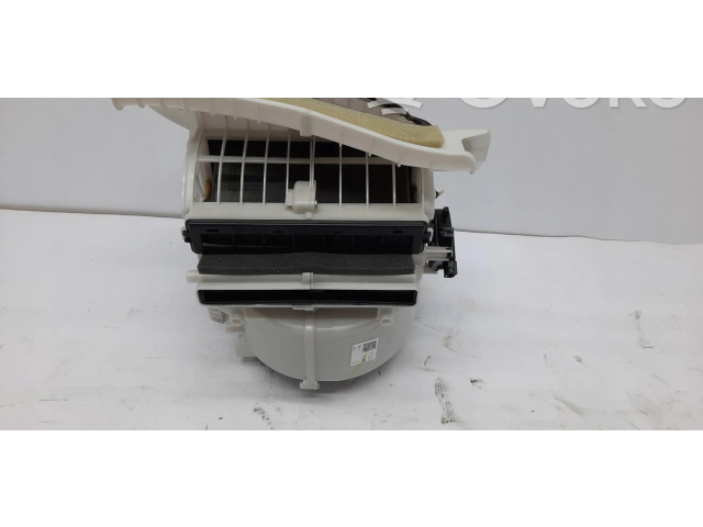 Вентилятор печки Mazda 3 III