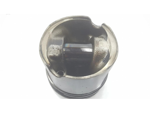 Píst 8506105 BMW X5 F15 pro naftový motor 3.0