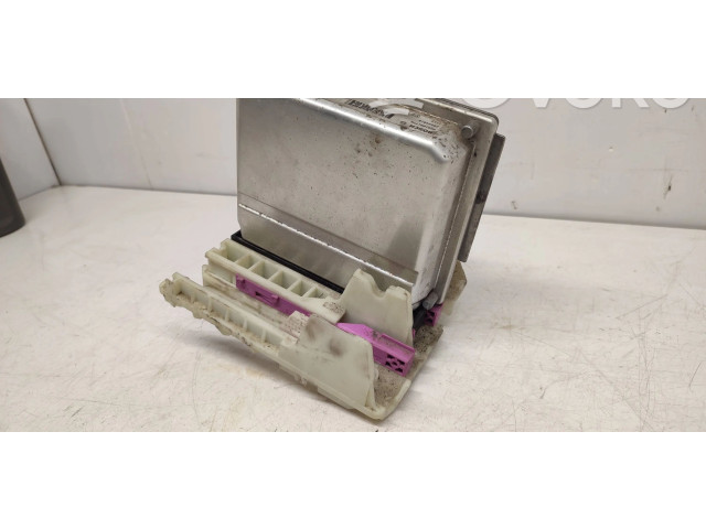 Блок управления двигателя 0281001776, 28SA4018 Volvo V70