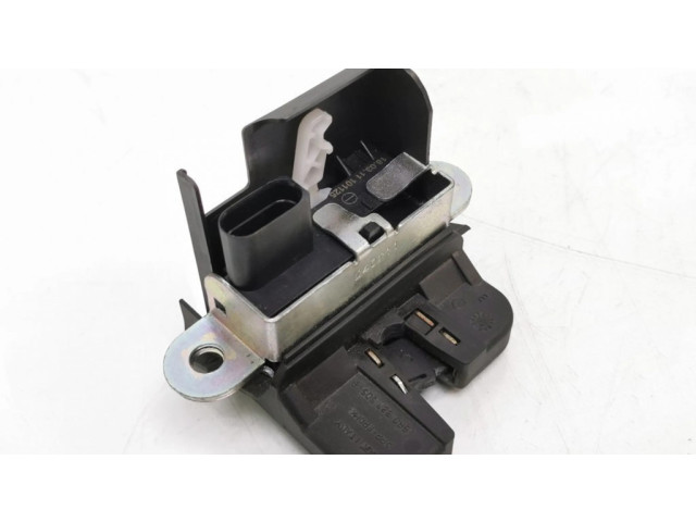 Замок задней крышки