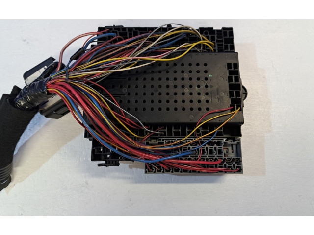 Блок предохранителей 8676286, 8645729 Volvo S60