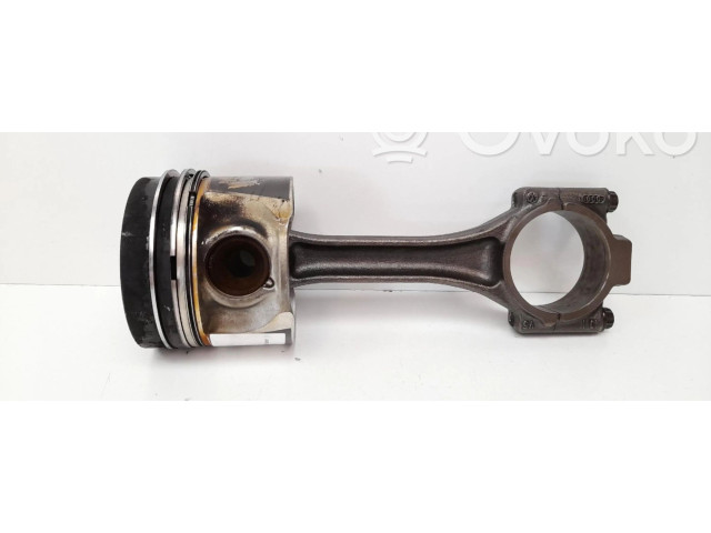 Píst 03L701D Volkswagen Caddy