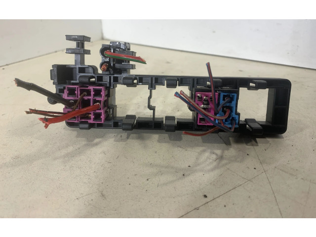 Pojistková skříňka 1K1937503 Volkswagen Passat Alltrack 2009