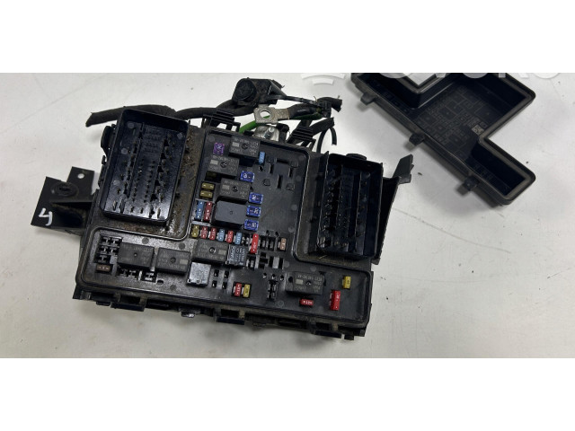 Блок предохранителей  HG9T-14D68-BC   Lincoln MKZ II    