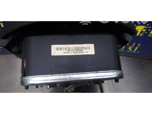 Pojistková skříňka 8200363630, 251C61723085 Renault Clio IV 2017