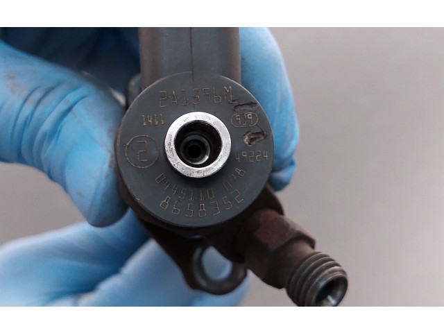 Форсунка 8658352 Volvo S60