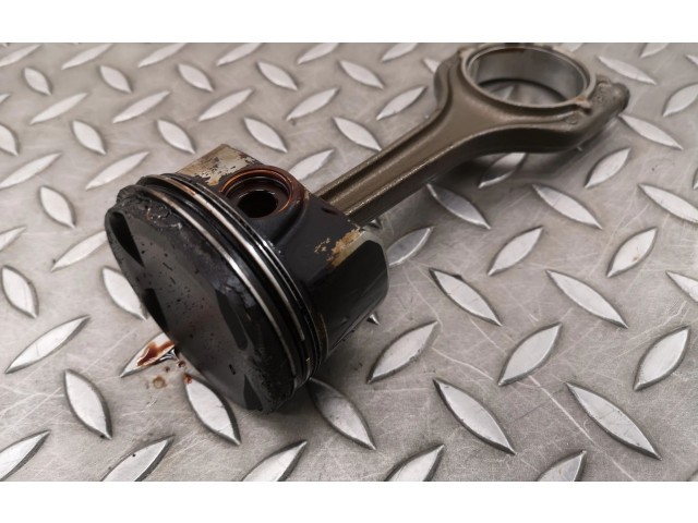 Píst 04EC Audi A1 CPTA