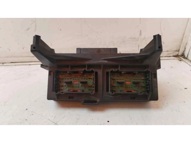 Блок предохранителей 04692071aa Jeep Grand Cherokee (WK)