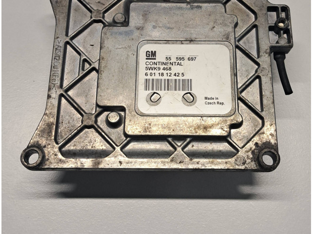 Блок управления двигателя 55595697, 6011812425 Vauxhall Zafira B