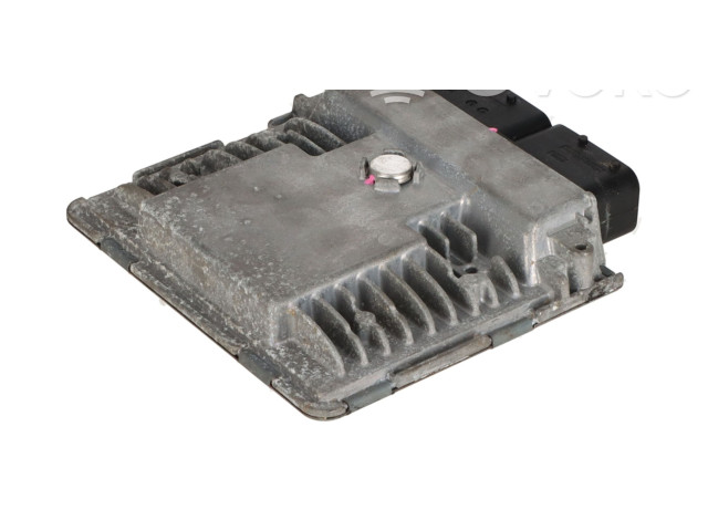 Блок управления двигателя 03F906070GN Audi A1