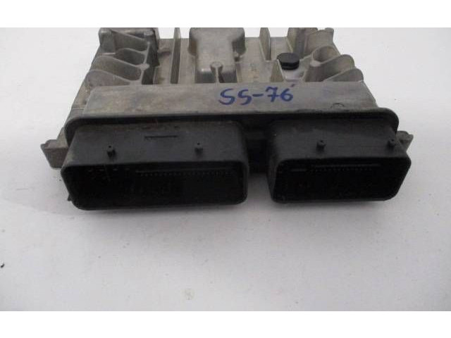 Блок управления двигателя 55588354, 55579719   Opel Astra J