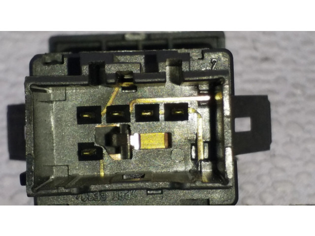 Включатель обогрева стекла с помощью электричества