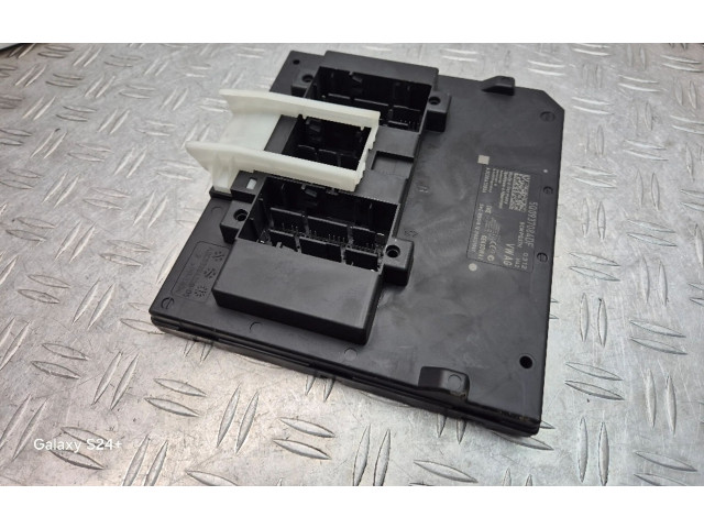 Блок комфорта 5Q0937084DF Skoda Octavia Mk3 (5E)