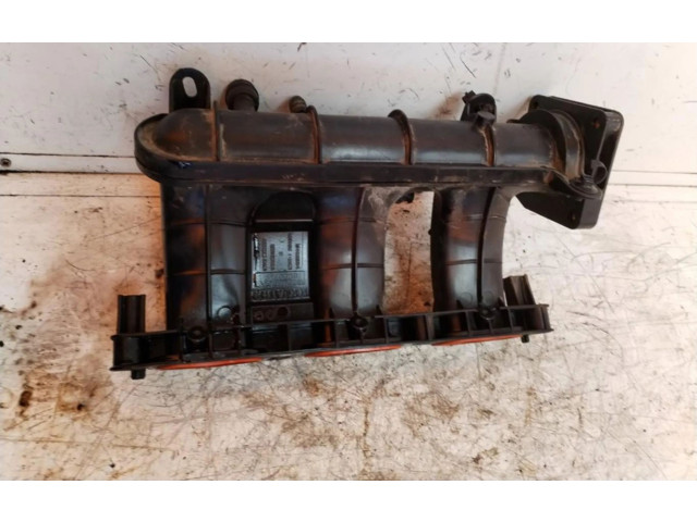 Vstřikovací lišta 140080105R Renault Sandero I