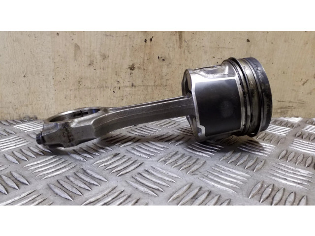 Píst A1Z021, MAHLE174 Honda CR-V pro naftový motor 2.2