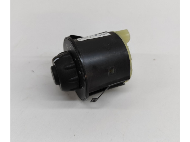 Блок предохранителей    15074680   Chevrolet TrailBlazer