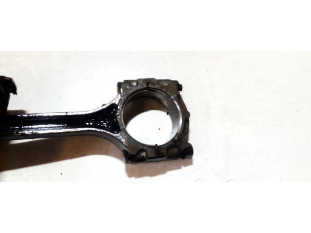 Píst Mitsubishi Carisma pro benzínový motor 1.8