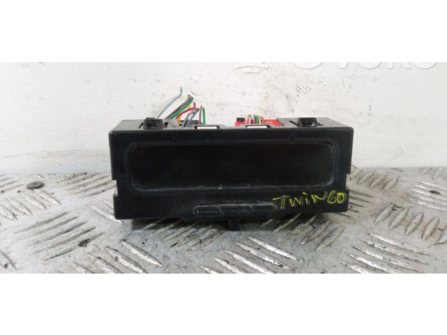 Экран/ дисплей / маленький экран 8200028364A Renault Twingo I