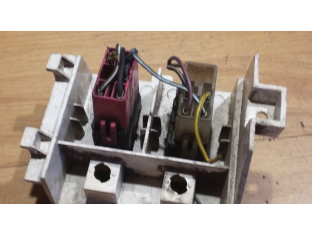 Включатель обогрева стекла с помощью электричества