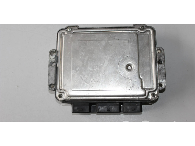 Блок управления двигателя 5M5112A650LB, 0281032086   Ford Focus