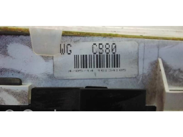 Панель приборов WGC980 Mazda Premacy