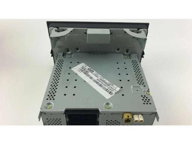 Радио/ проигрыватель CD/DVD / навигация