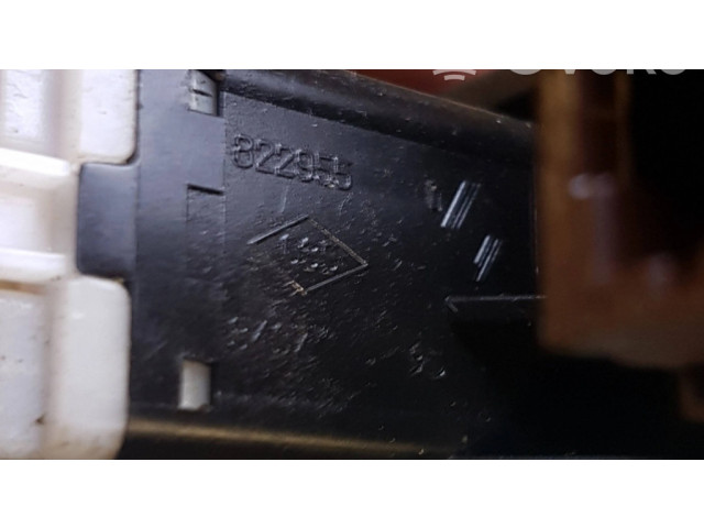 Включатель аварийных фонарей