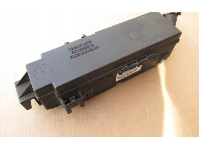 Блок предохранителей Jeep Cherokee III KJ