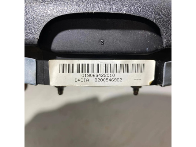 Подушка безопасности водителя 8200546962, 010221890610 Dacia Logan I