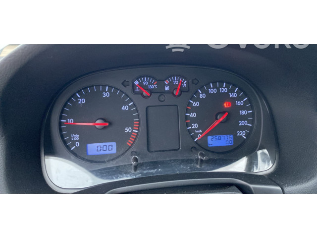 Панель приборов    Volkswagen Bora       