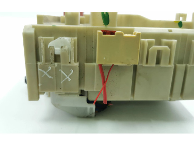 Pojistková skříňka 8273005680, 291712B29 Toyota Avensis T270 2012