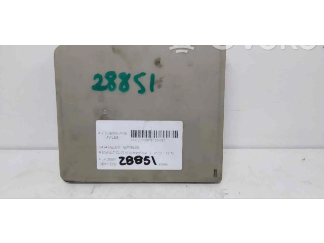 Блок предохранителей 902665 Renault Clio III