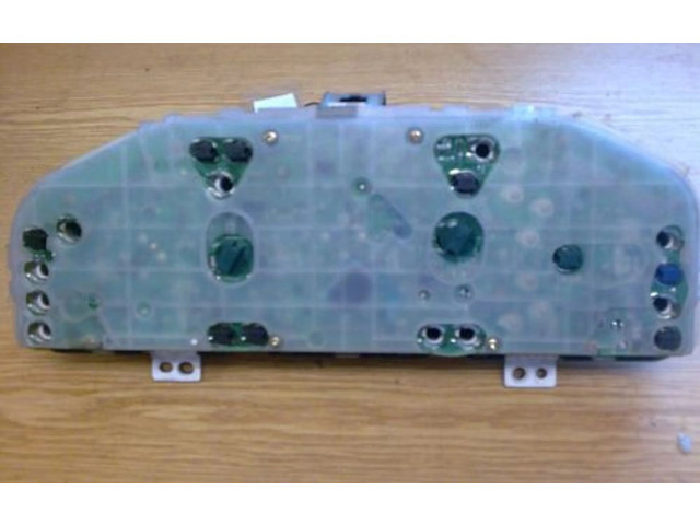 Панель приборов Mazda 626