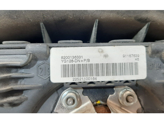 Подушка безопасности водителя    Renault Trafic II (X83)