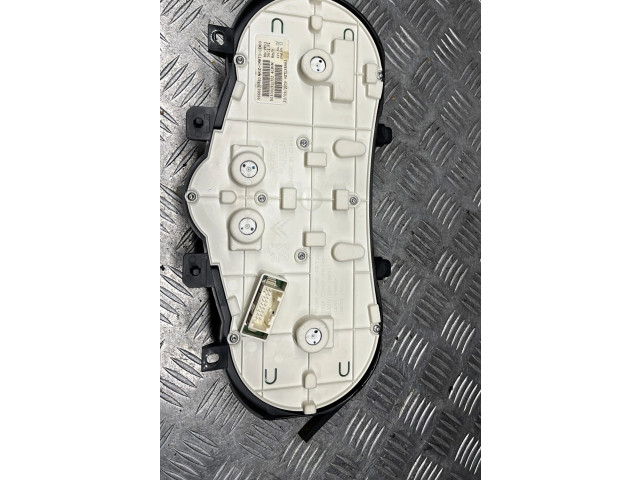 Přístrojová deska Peugeot 206+ 2010 06103HJ