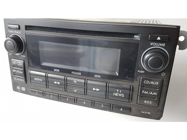 Радио/ проигрыватель CD/DVD / навигация