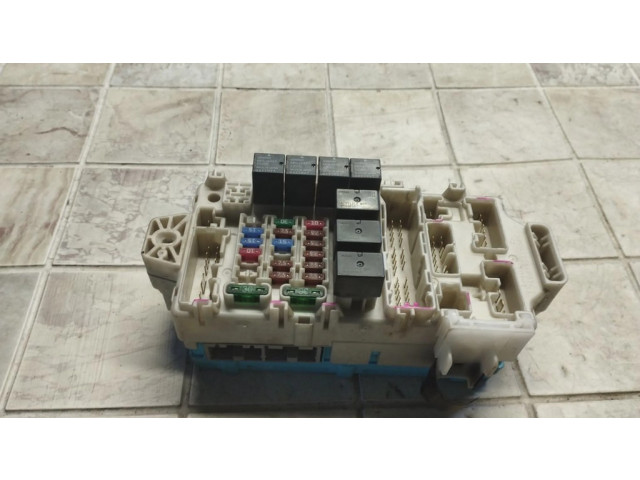 Блок предохранителей 1MR587655, 21395B08DCFB Mitsubishi Grandis